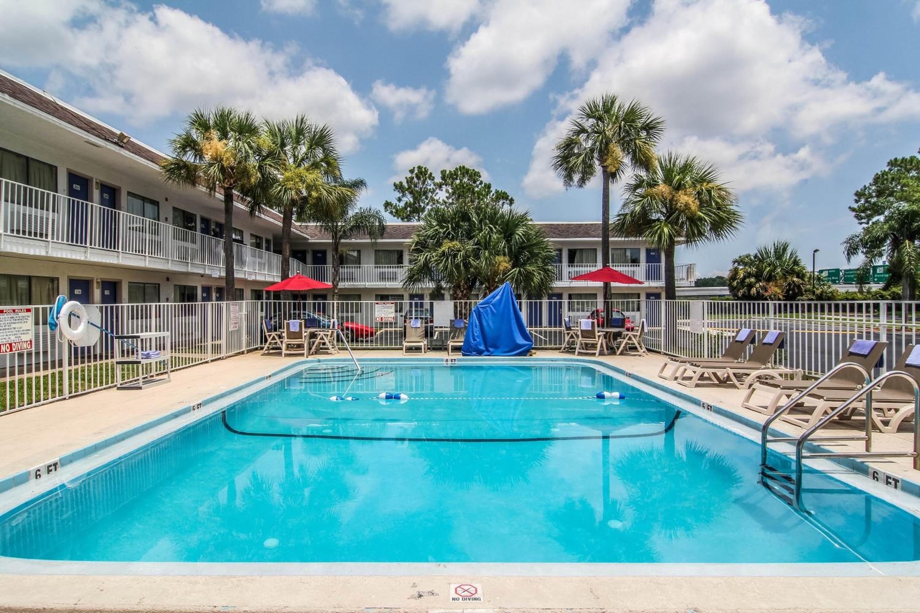 8 Budget Hotels Near Stockton Park Jacksonville Worth Booking