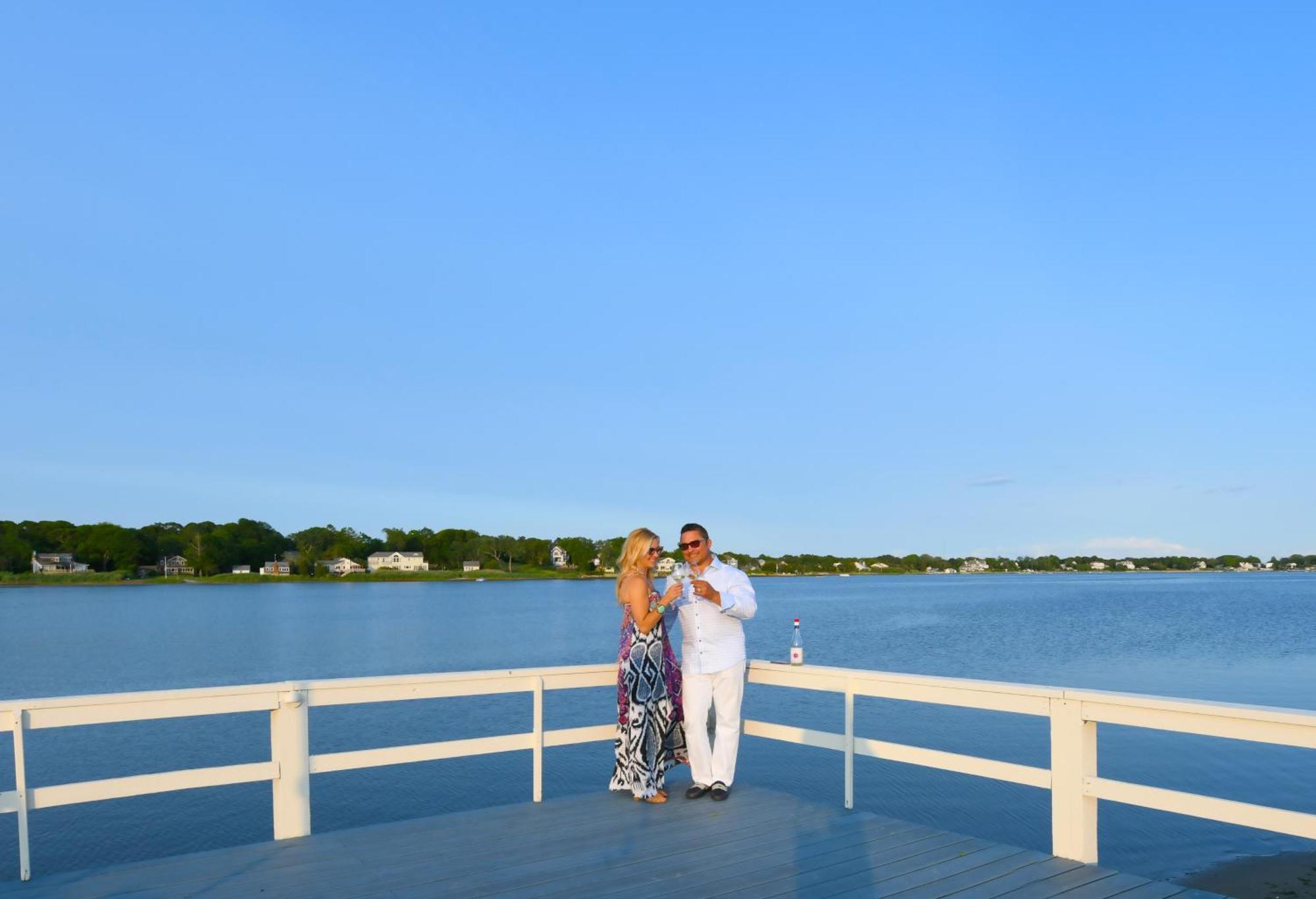 5 Smart Couple Hotels Near Meschutt Beach Worth Booking