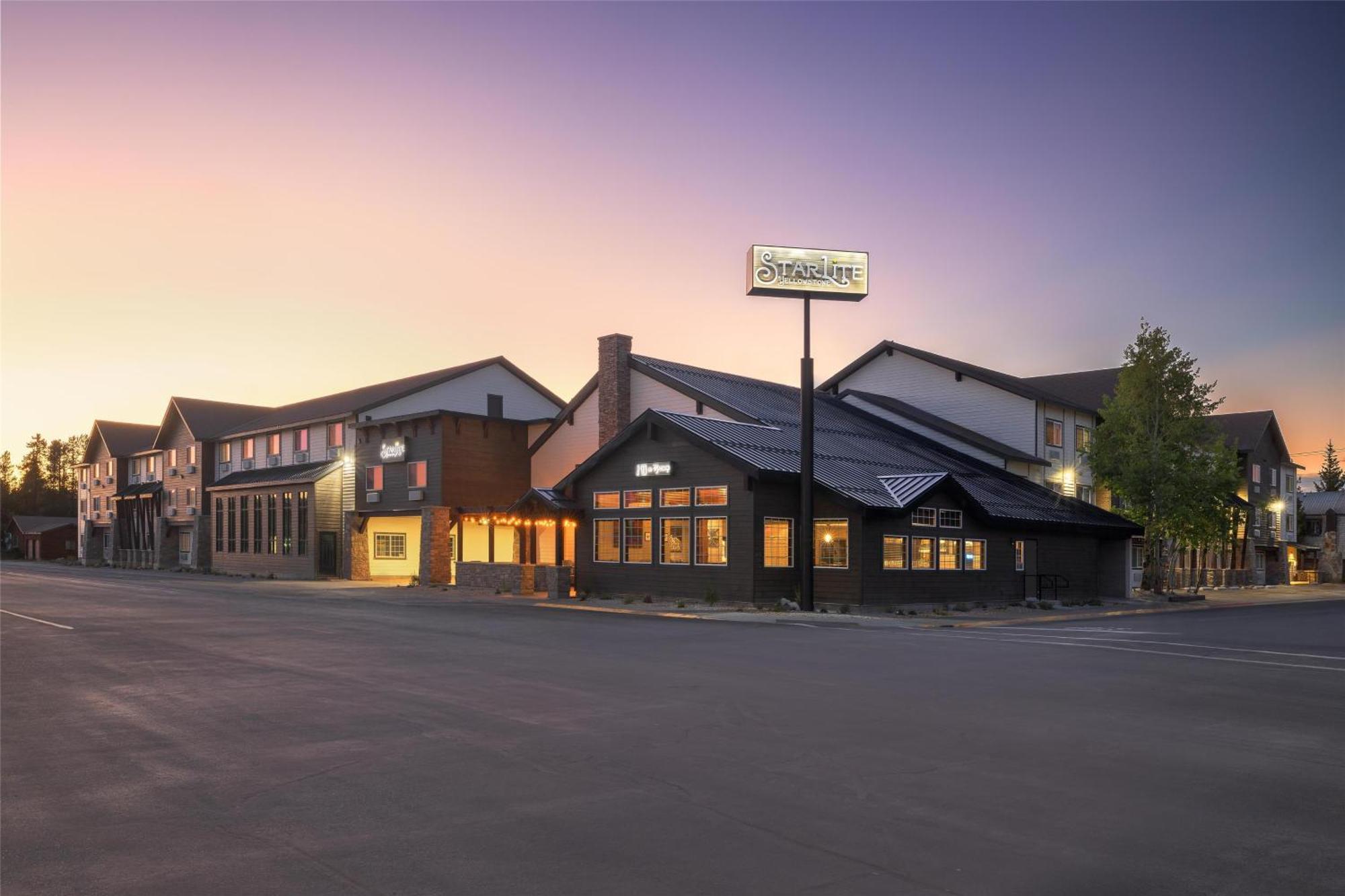 11 Top-Rated 2-Star Hotels In Yellowstone National Park