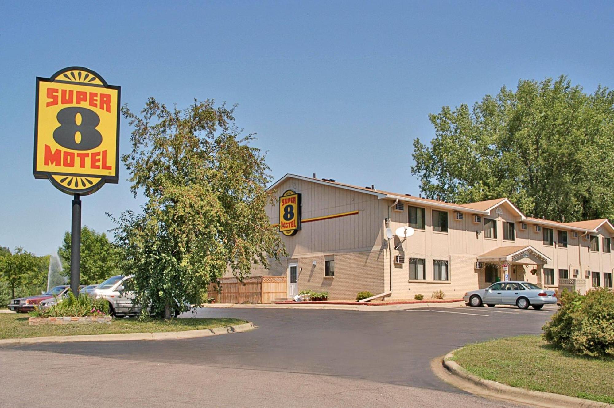 Staying in Twin Cities: 5 Budget Hotels Compared
