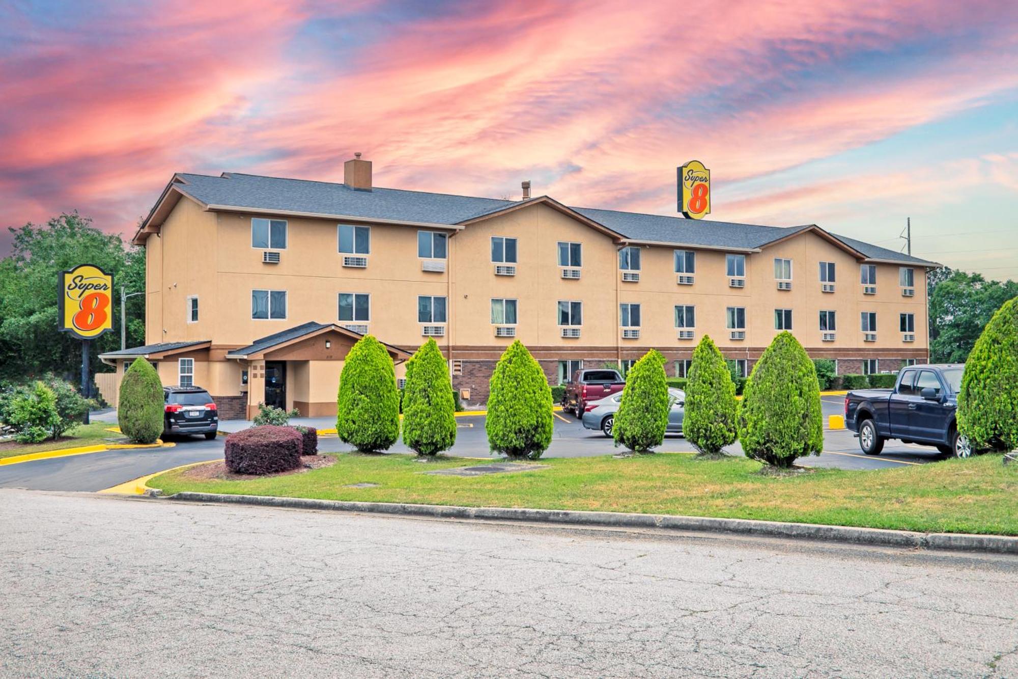 8 Budget Hotels Close to Signal Corps Museum Augusta