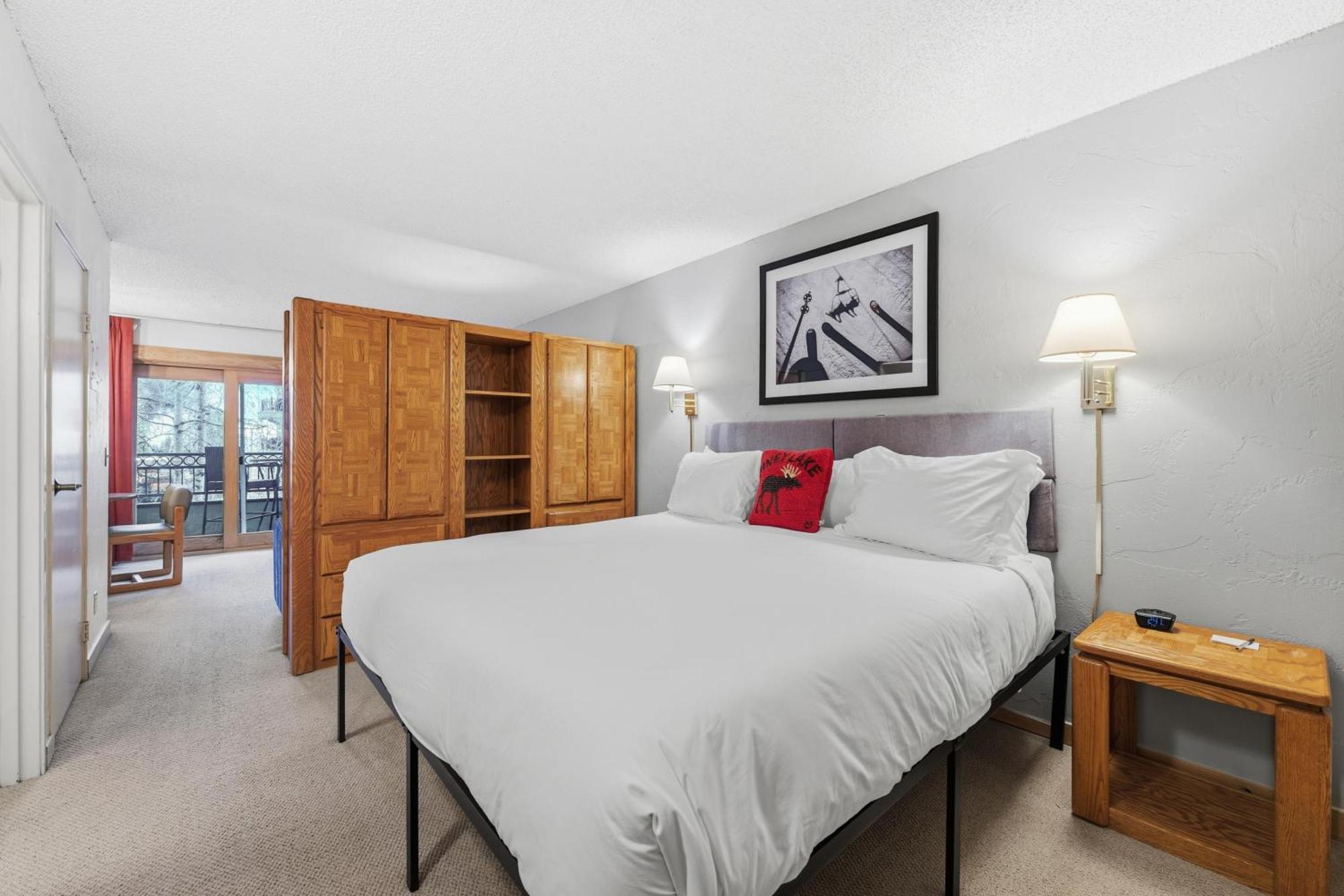 7 Smart Central Hotels Near Vail Interfaith Chapel