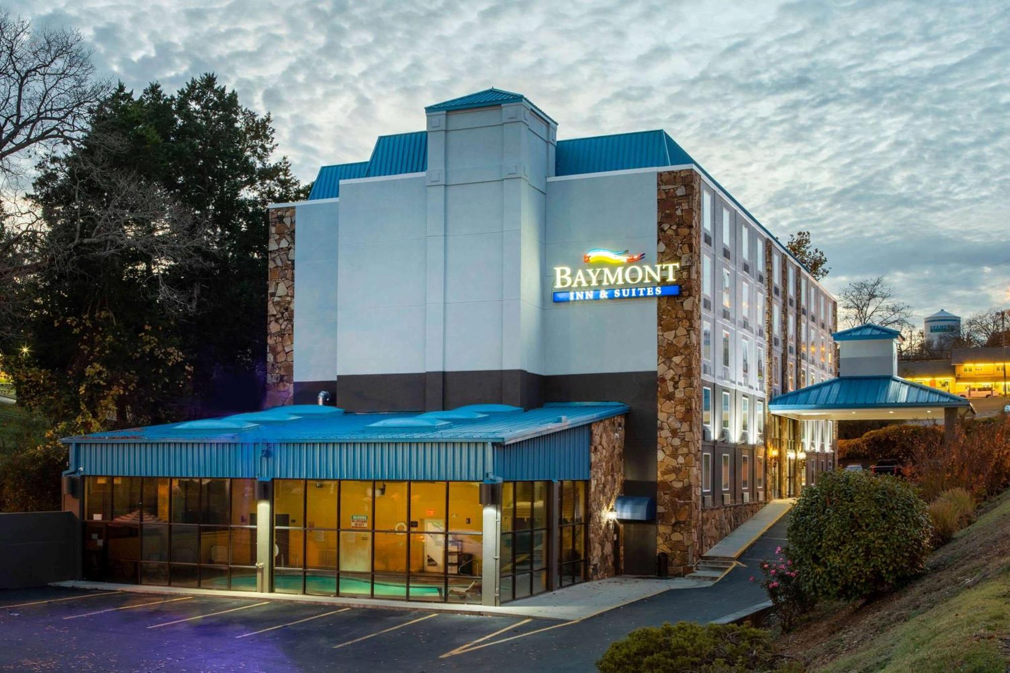 4 Leisure Hotels Close to Adventure Ziplines of Branson