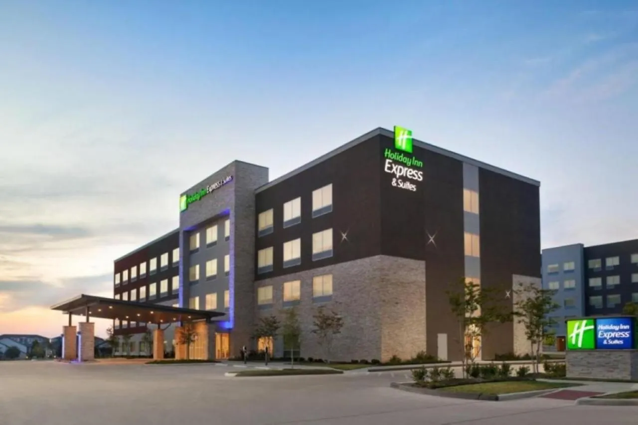 5 Family Hotels Near Austin's Park and Pizza Worth Booking