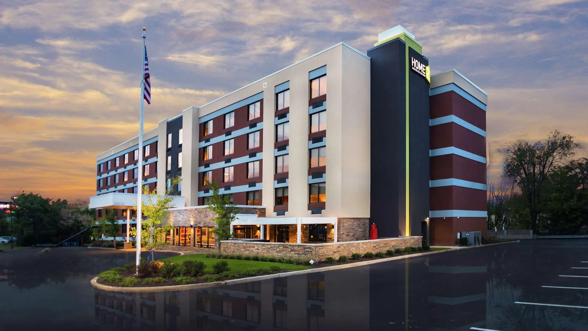 Staying Near Plymouth Meeting Mall: 4 Historic Hotels Compared
