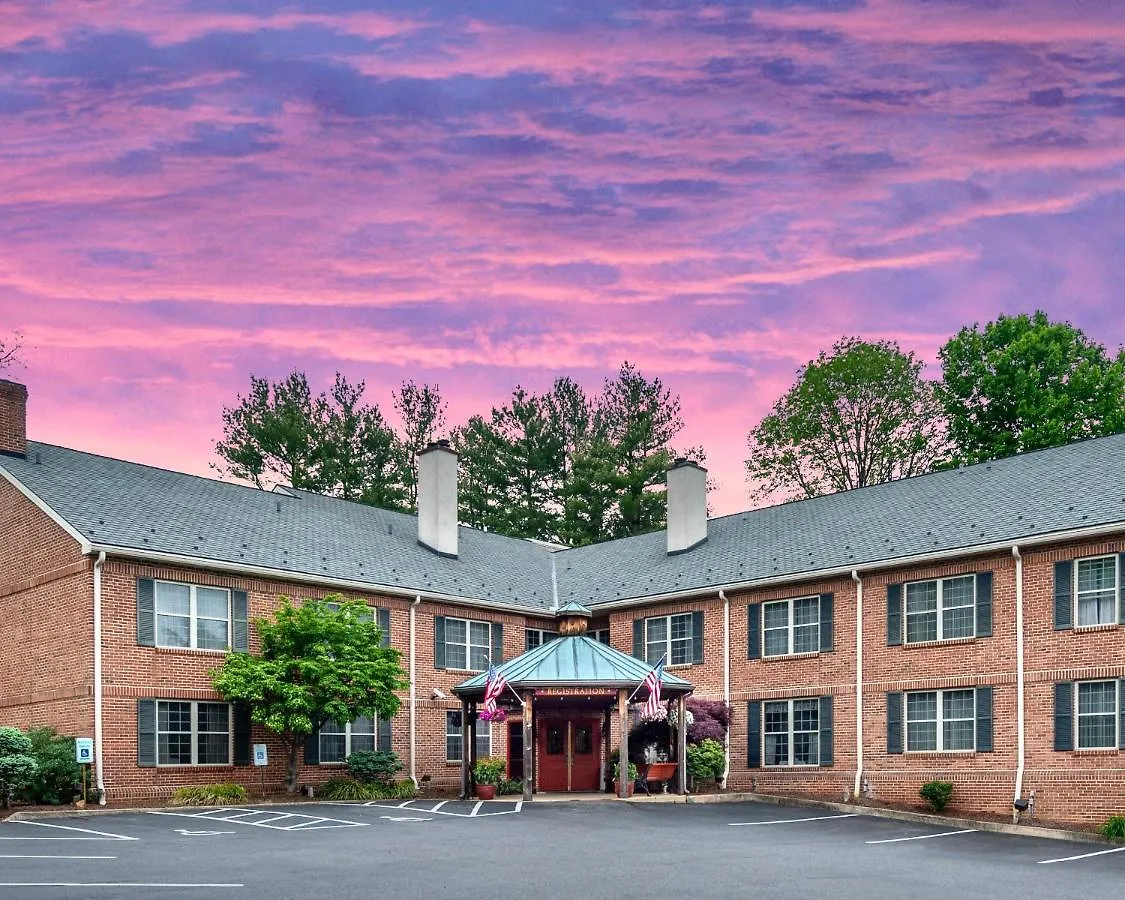 4 Three-Star Hotels Near Barns-Brinton House Worth Booking