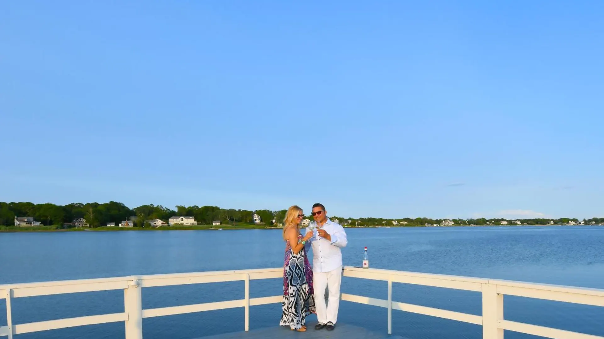 5 Smart Couple Hotels Near Meschutt Beach Worth Booking