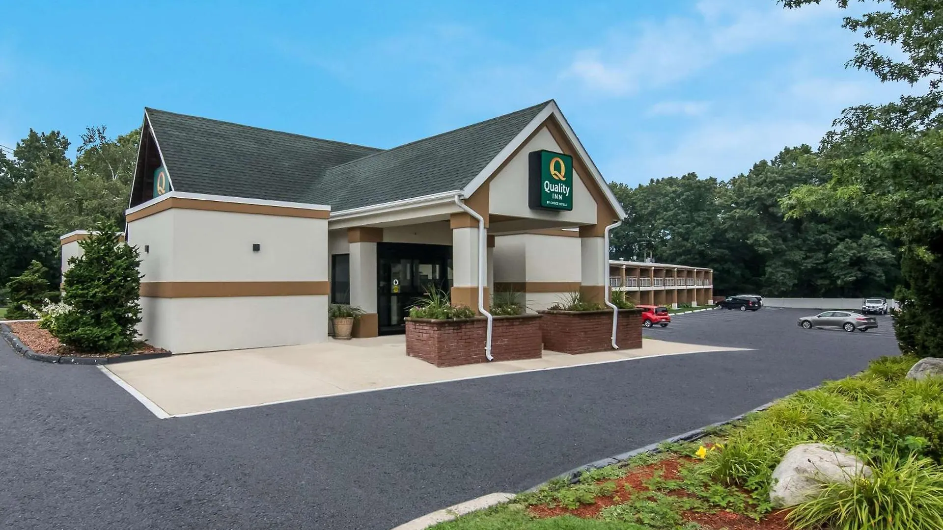 Staying in New England: 10 Quality Inn Hotels Compared
