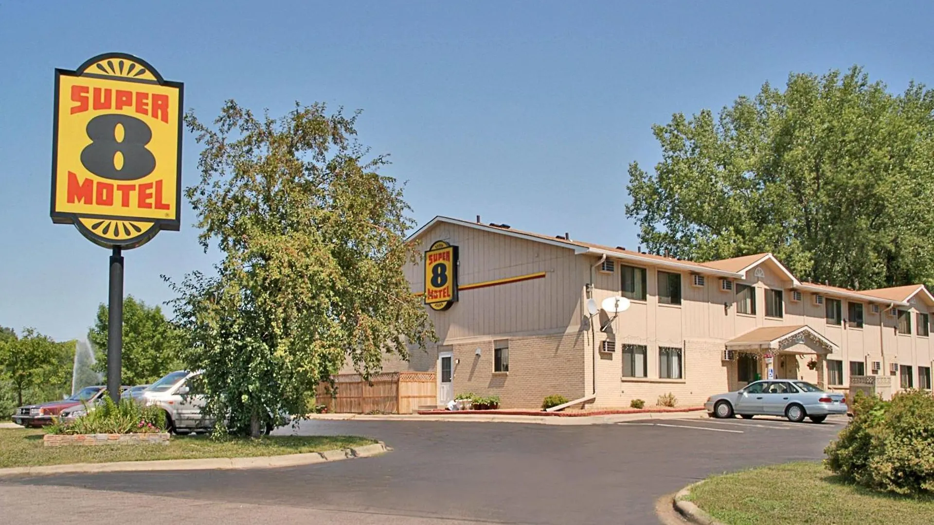 Staying in Twin Cities: 5 Budget Hotels Compared