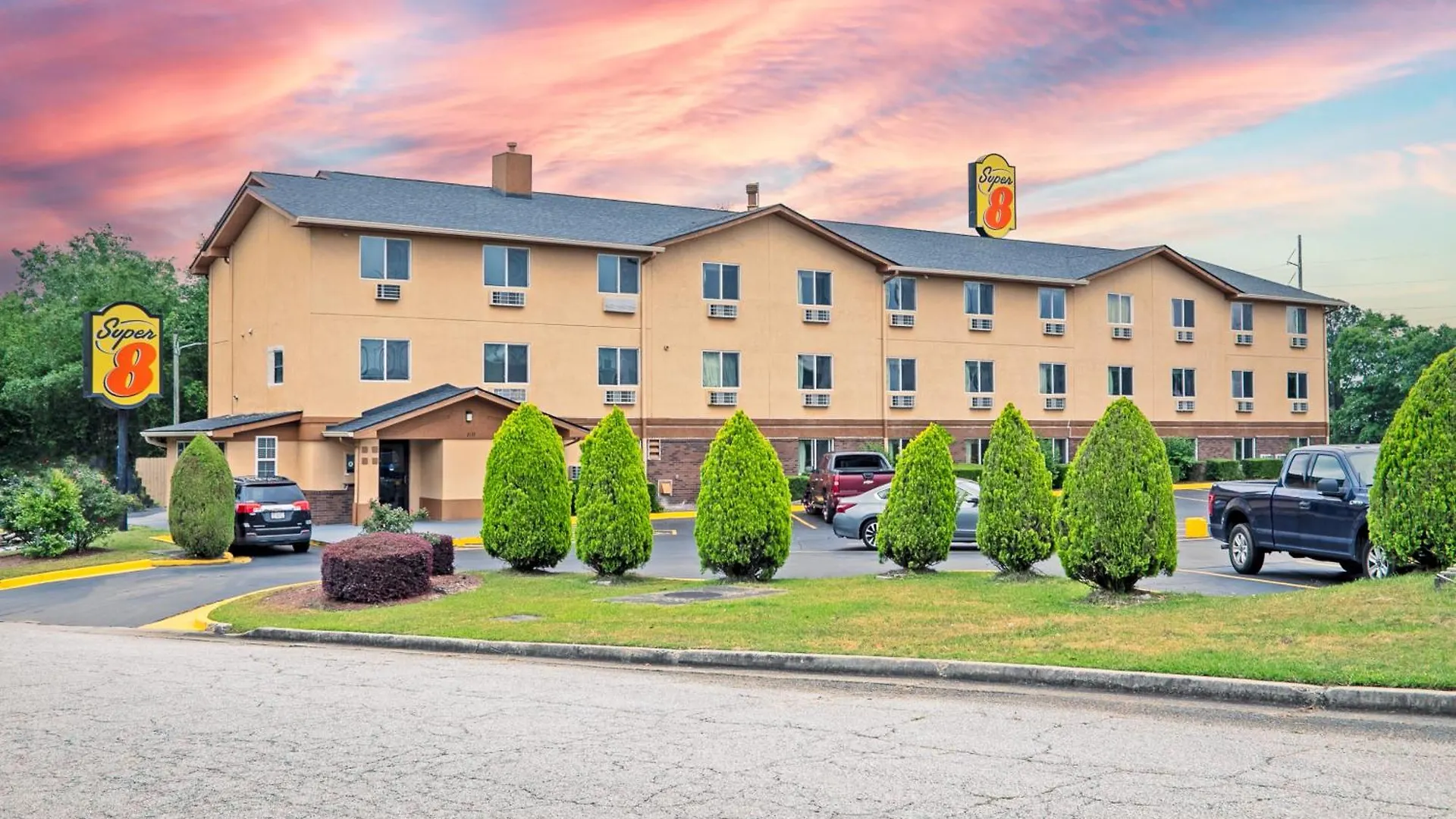 8 Budget Hotels Close to Signal Corps Museum Augusta