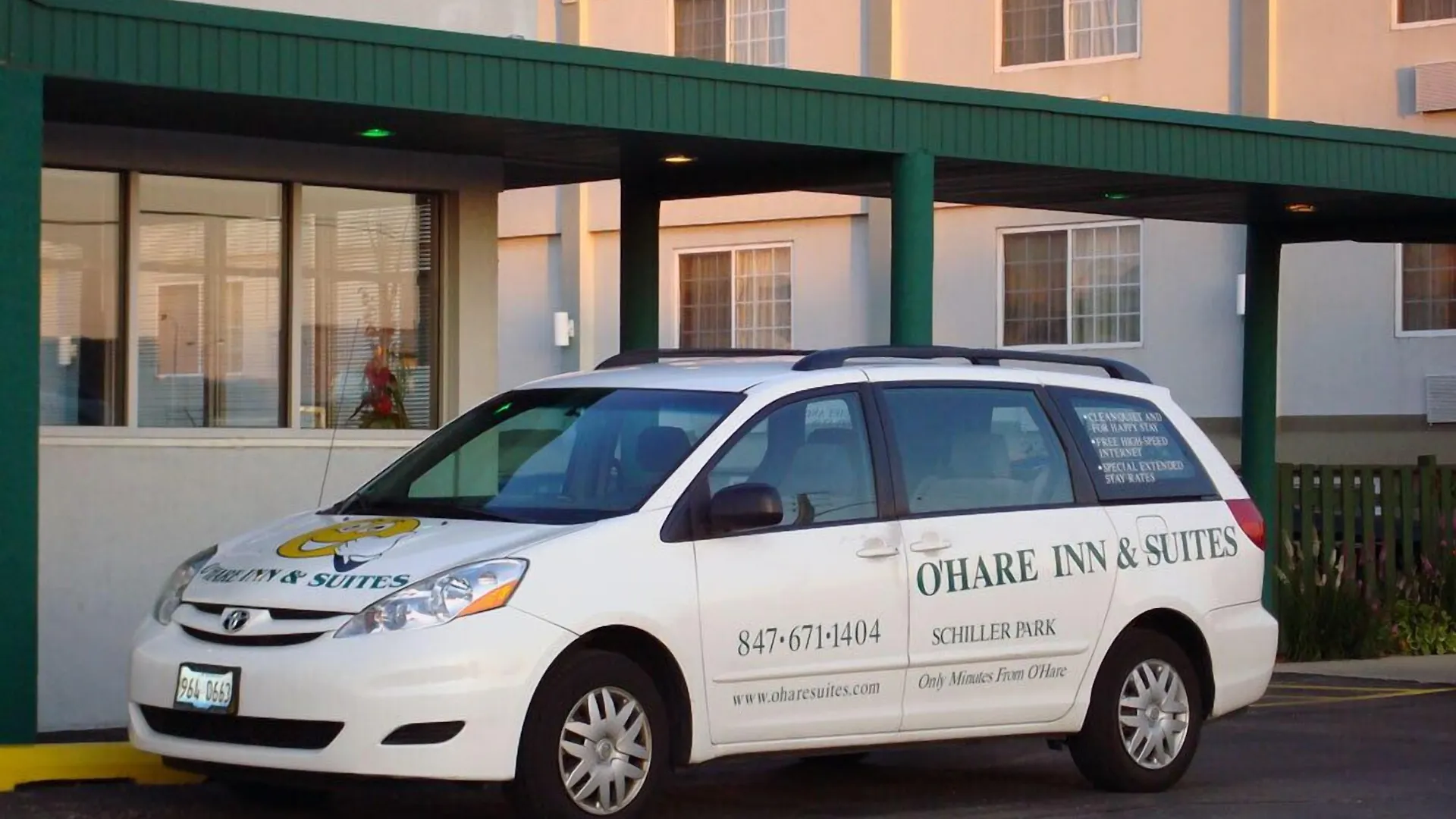 4 Smart Airport Hotels Near Fashion Outlets of Chicago