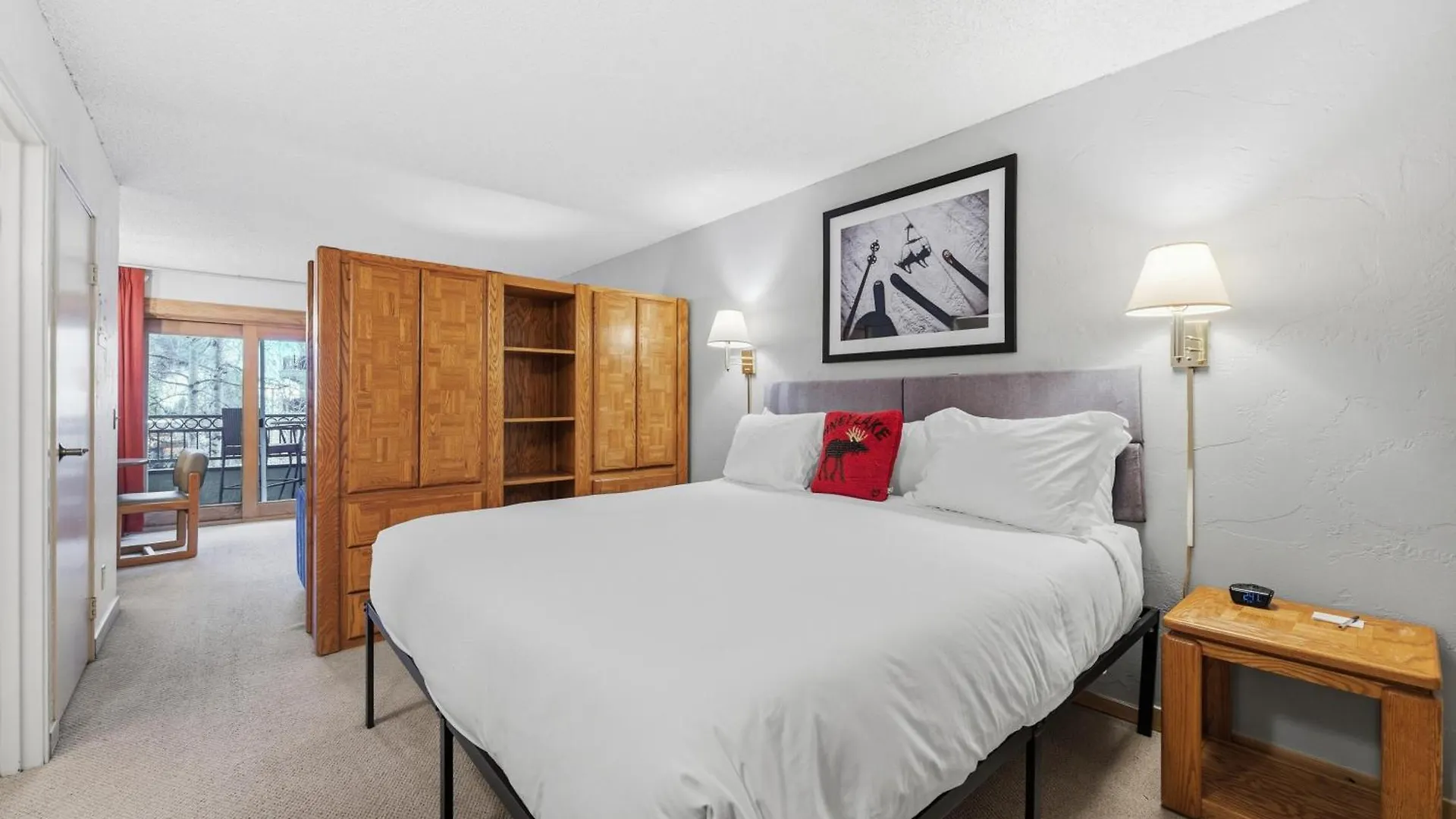 7 Smart Central Hotels Near Vail Interfaith Chapel
