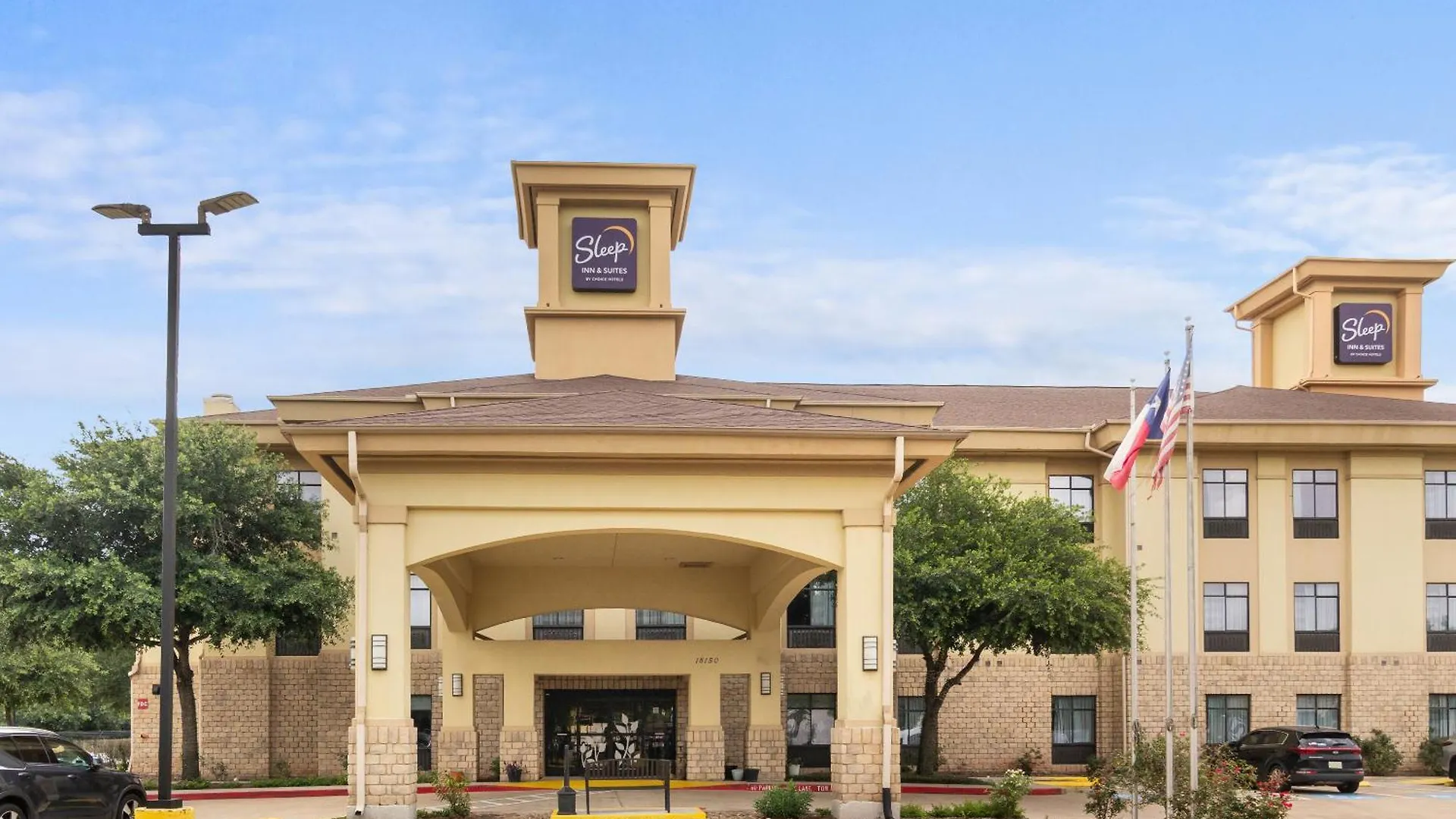 Where to Stay Near Humble City Park: 4 Airport Hotels Reviewed