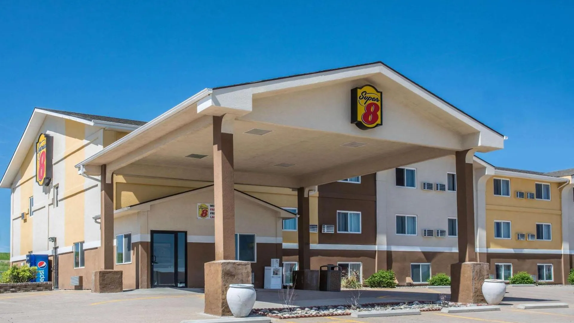 Staying in Wyoming: 15 Budget Hotels Compared