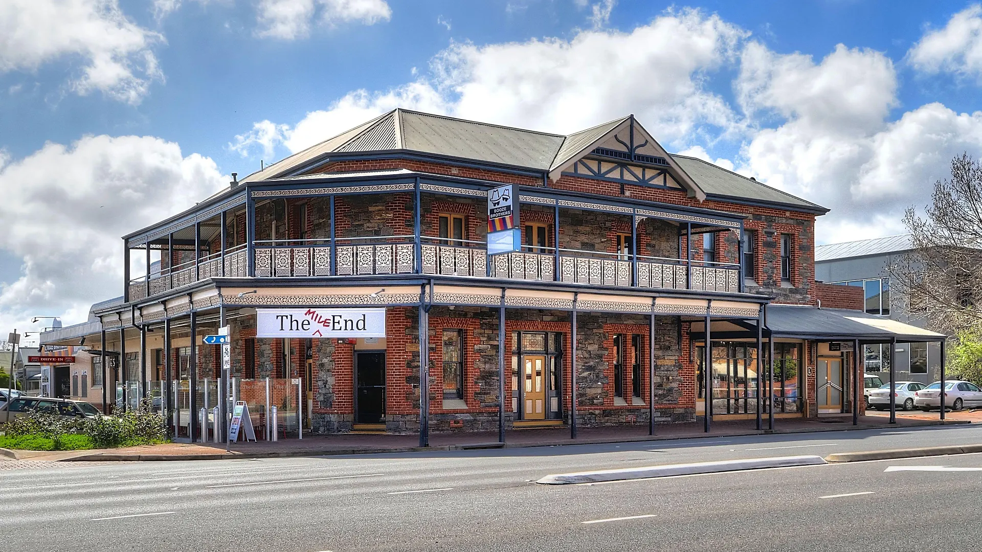 15 Airport Hotels Close to Adelaide Central Market