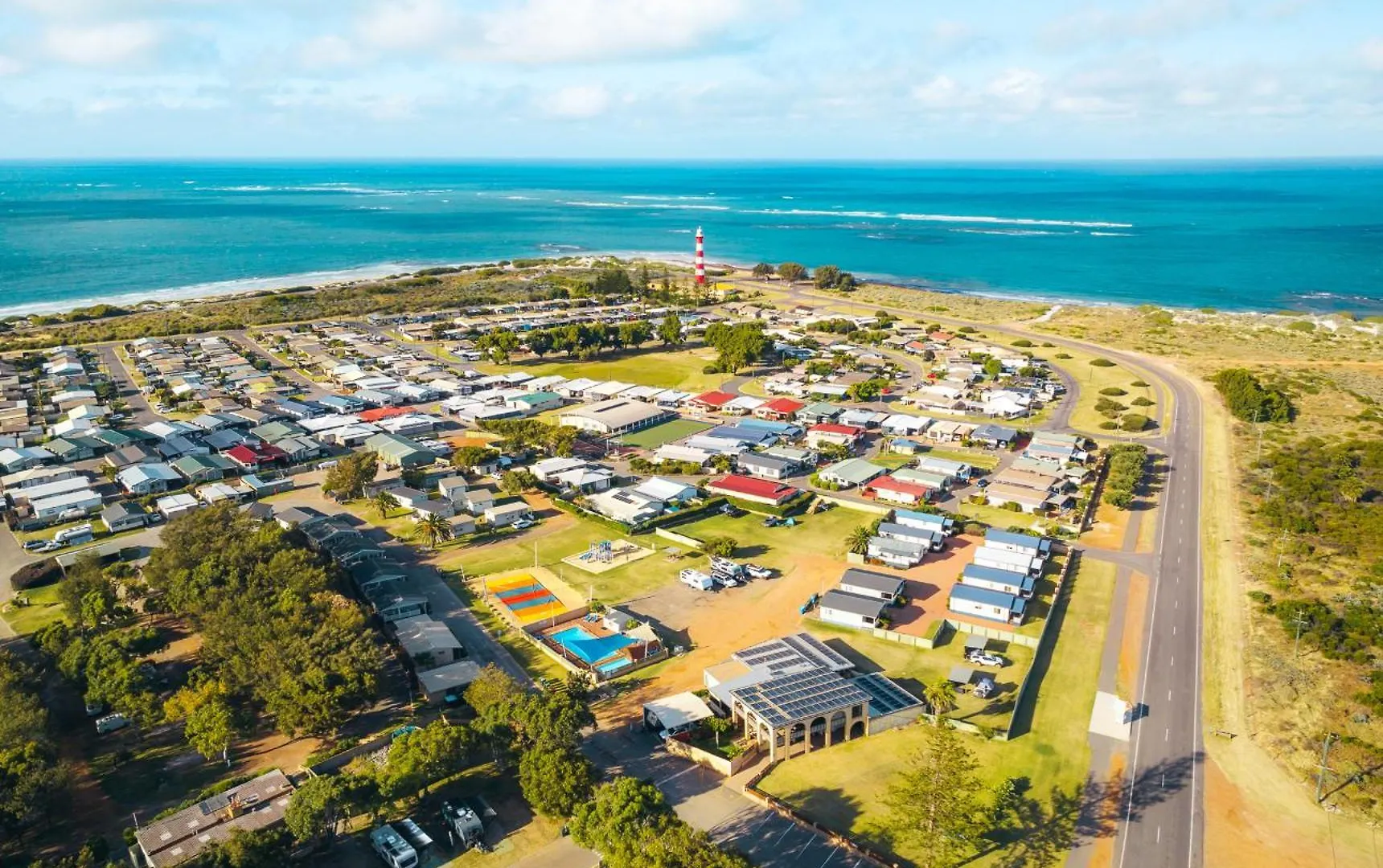 Staying Near Batavia Coast Marina: 4 Family Hotels Compared