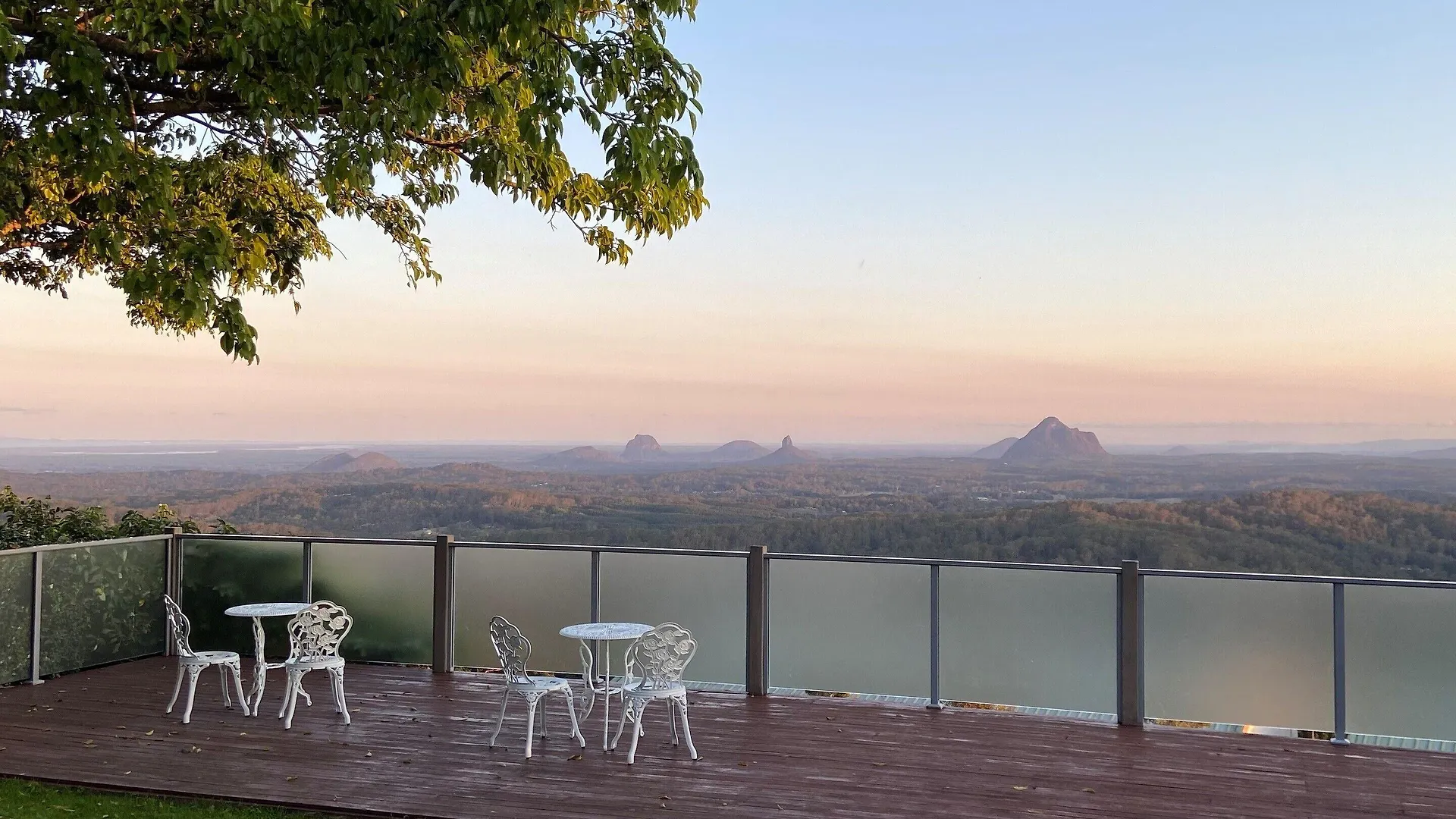 5 Smart 4-Star Hotels Near Maleny Botanic Gardens Worth Booking