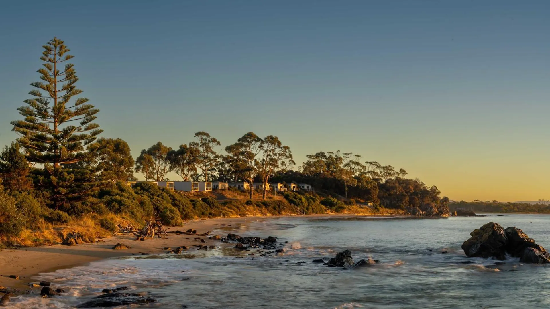 7 Romantic Hotels In Tasmania Worth Booking Right Now