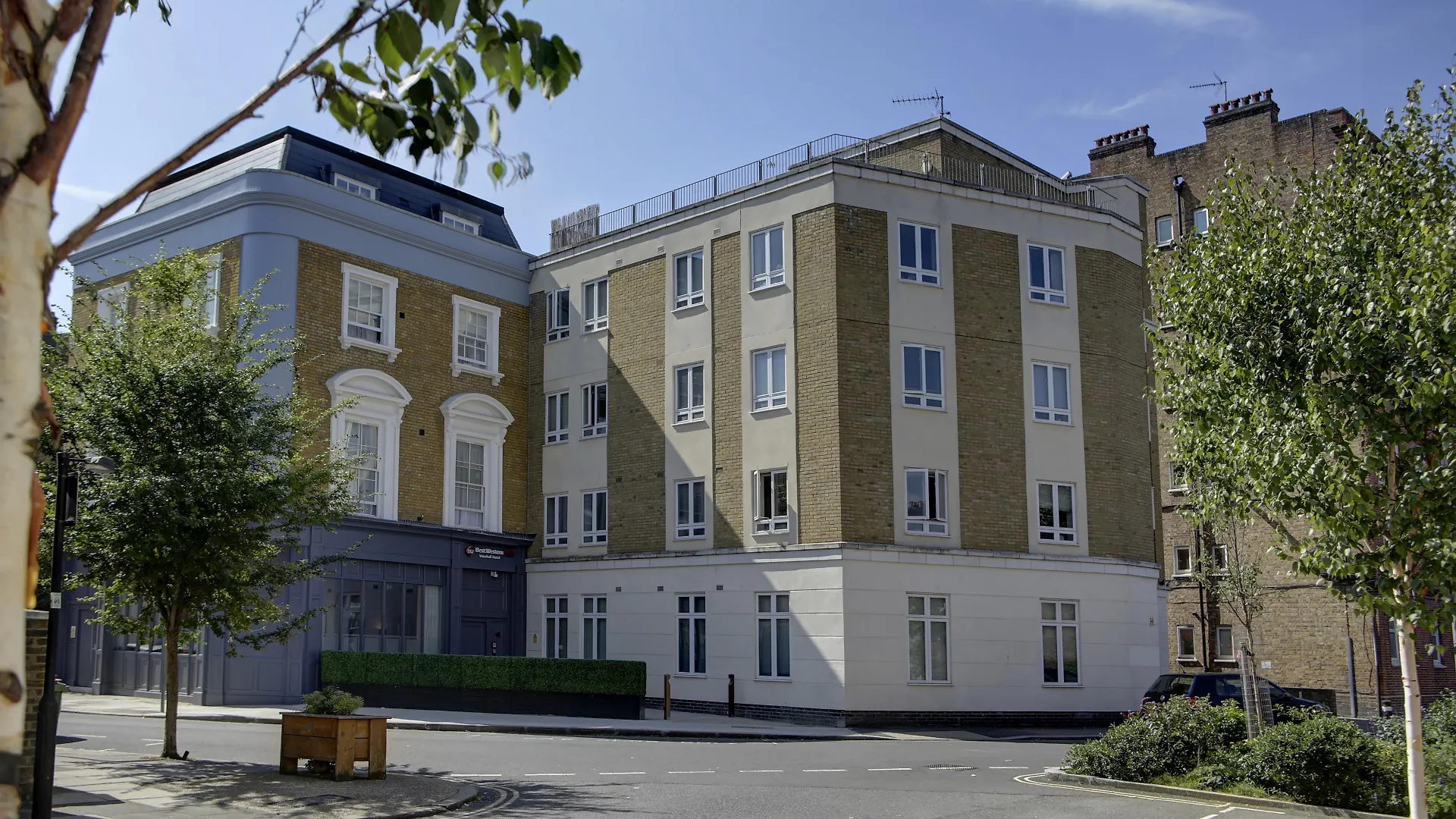 4 Smart 4-Star Hotels Near Barnes Worth Booking
