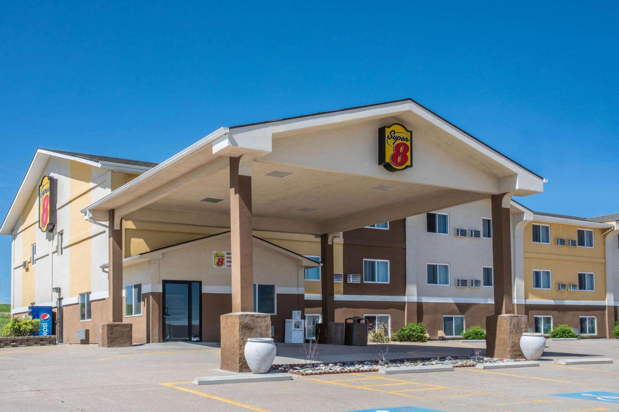 Staying in Wyoming: 15 Budget Hotels Compared