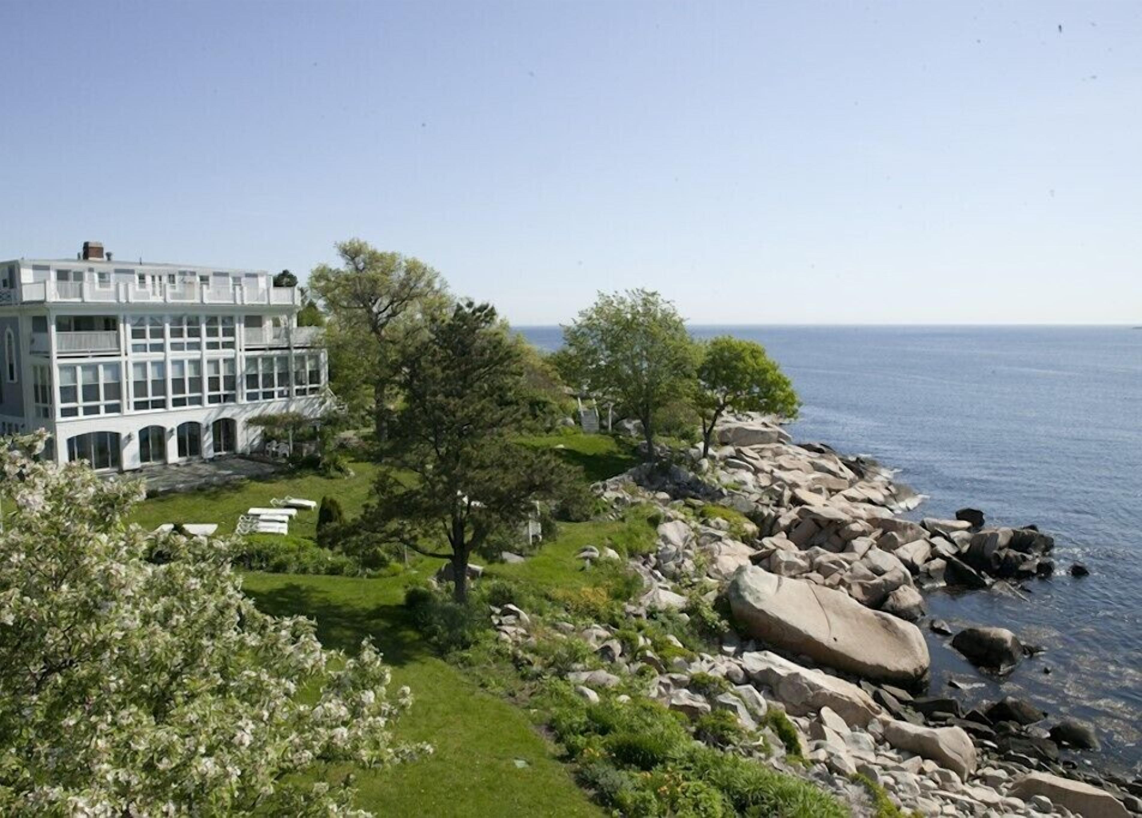 9 Best Hotels in New England With a Top-Rated Location