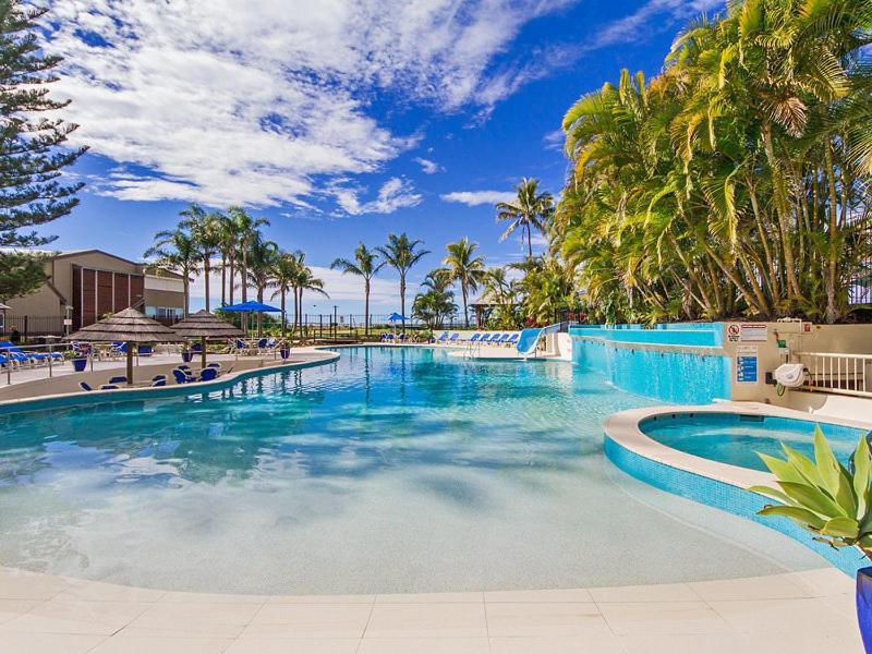 Staying in Palm Beach: 4 Beach Hotels on the Gold Coast Reviewed