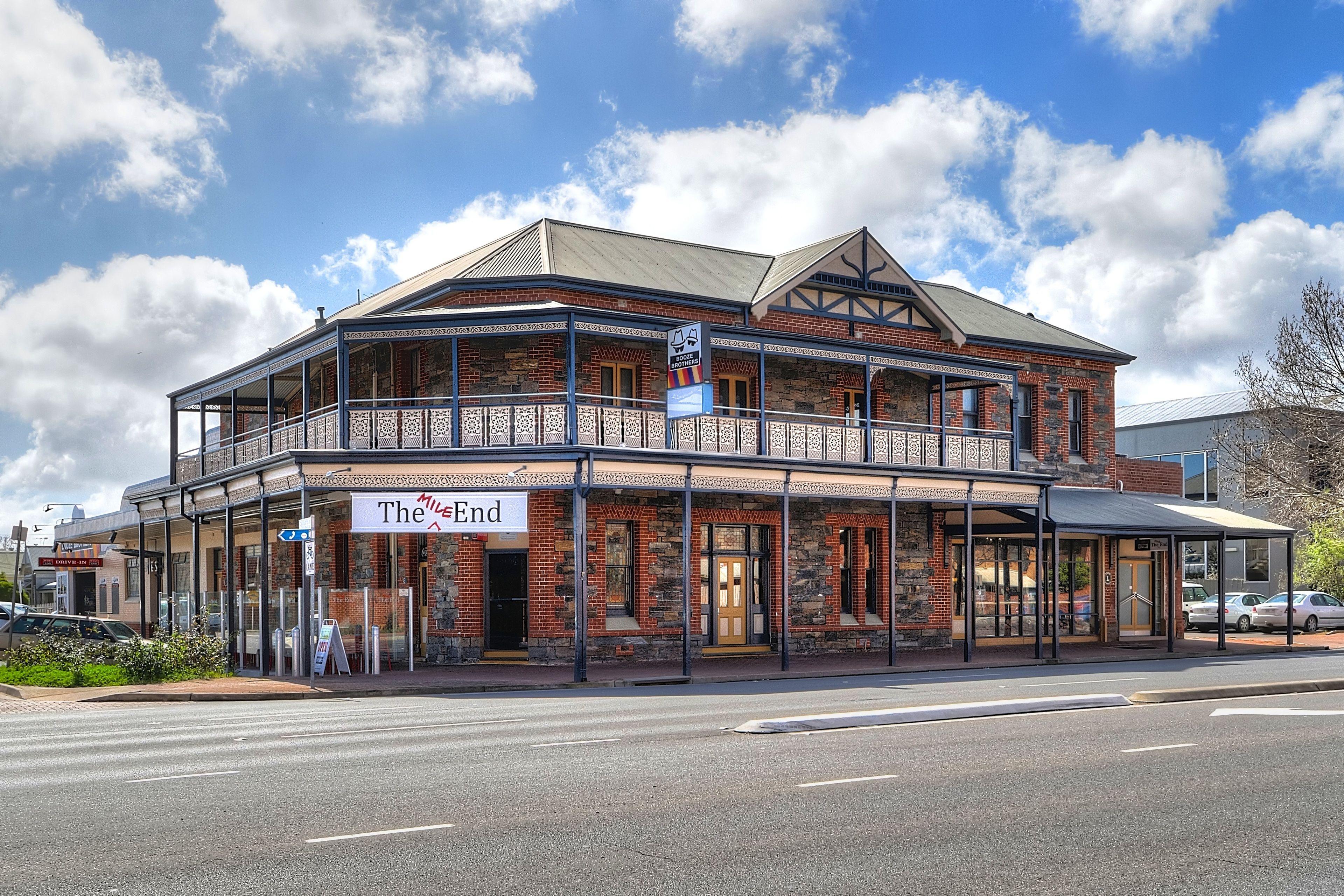 15 Airport Hotels Close to Adelaide Central Market
