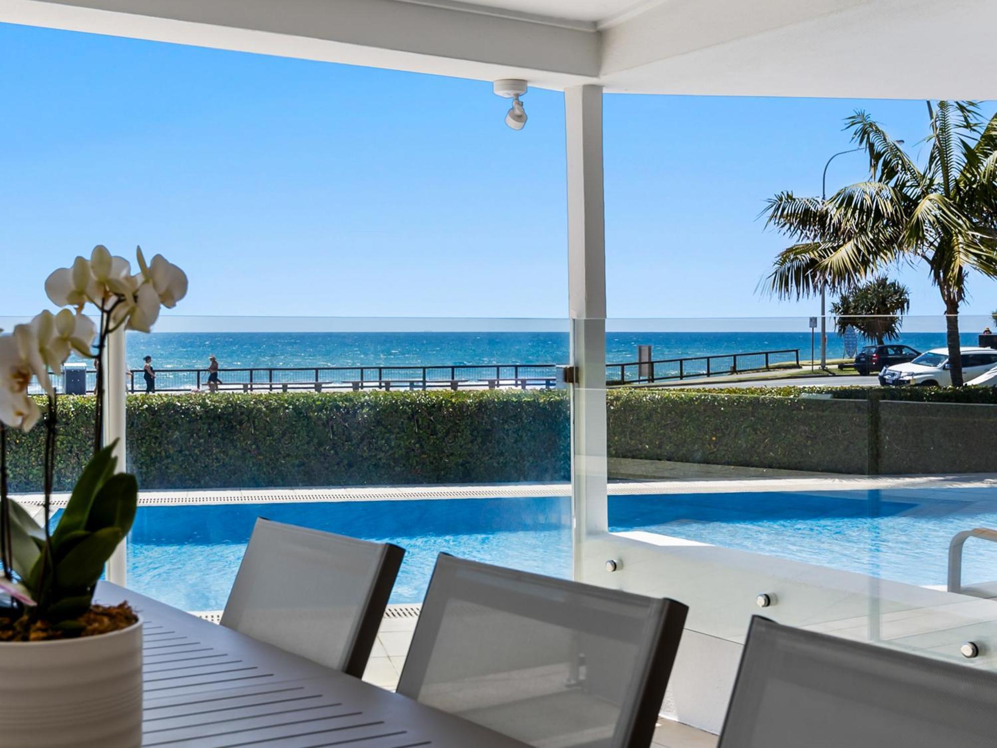 5 Best-Located Central Hotels in Sunshine Coast